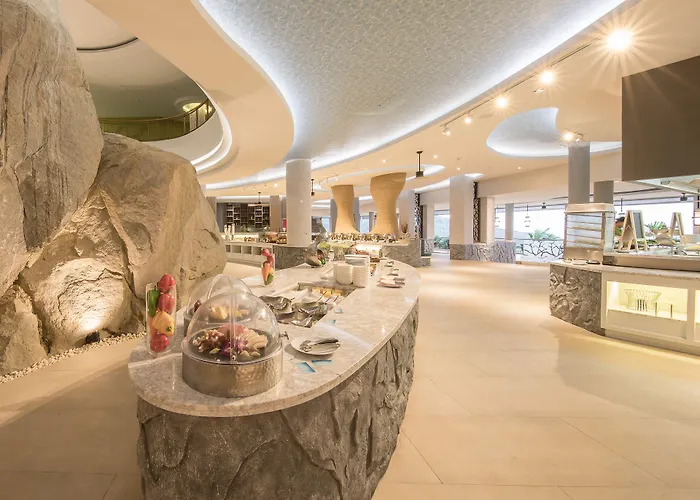 Crest Resort & Pool Villas - Sha Extra Plus